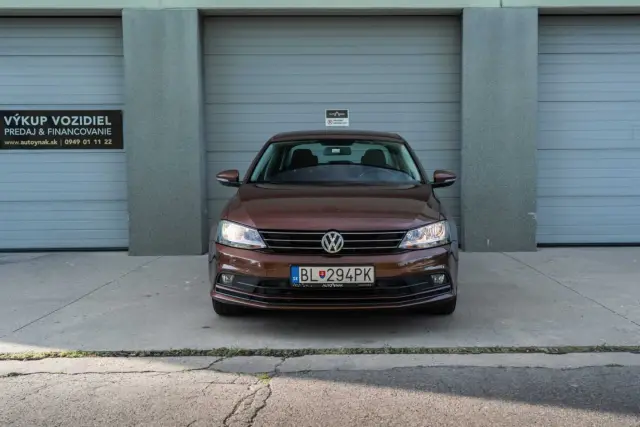 Volkswagen Jetta 2.0 TDi, fotografia 2