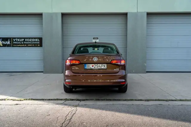Volkswagen Jetta 2.0 TDi, fotografia 5