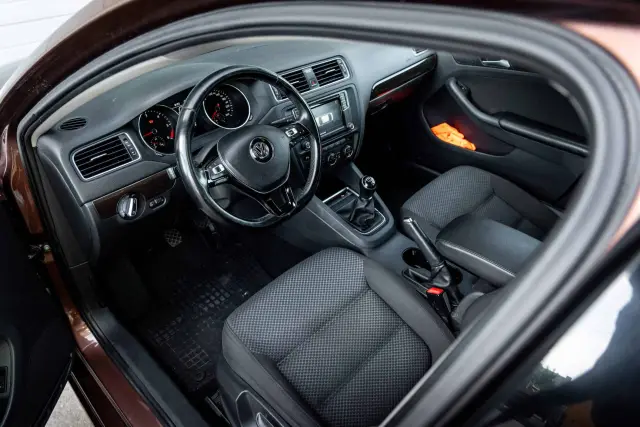 Volkswagen Jetta 2.0 TDi, fotografia 8