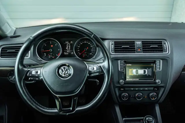 Volkswagen Jetta 2.0 TDi, fotografia 9