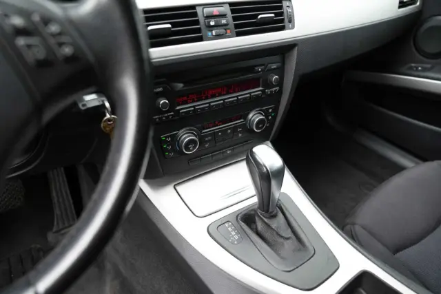 BMW 320d xDrive Touring facelift, fotografia 9