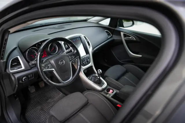 Opel Astra 1.7 CDTI M6, fotografia 7