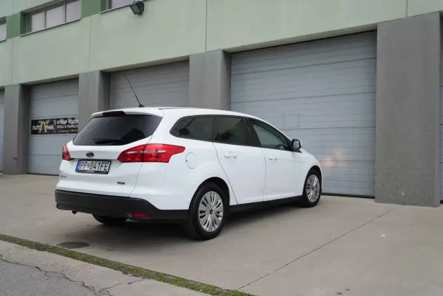 Ford Focus combi, fotografia 6