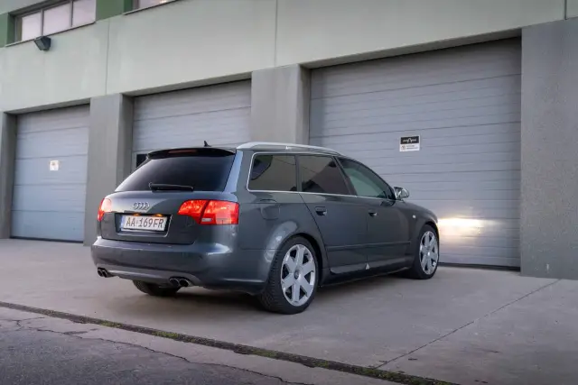 Audi S4 Avant 4.2i V8 253kw, fotografia 4