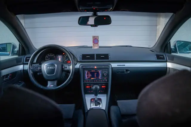 Audi S4 Avant 4.2i V8 253kw, fotografia 8
