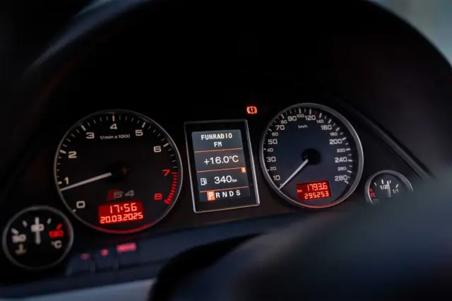 Audi S4 Avant 4.2i V8 253kw, fotografia 11
