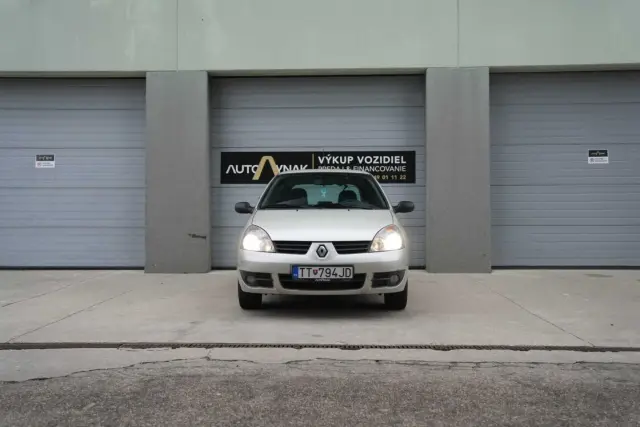 Renault clio, fotografia 3