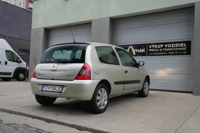 Renault clio, fotografia 6