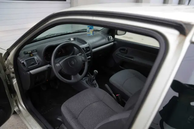 Renault clio, fotografia 7