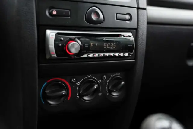 Renault clio, fotografia 11
