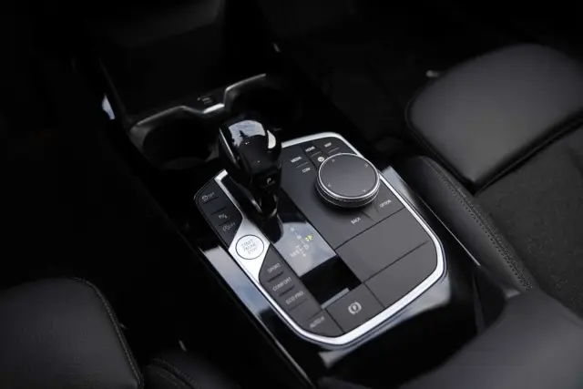 BMW 118i AT7 2021, fotografia 12
