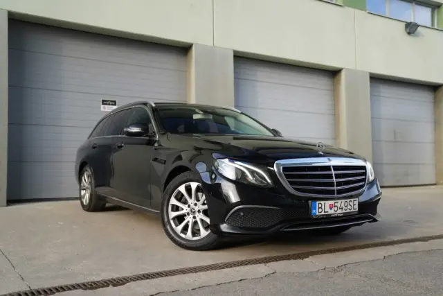 Mercedes-Benz E200d REZERVOVANÉ, fotografia 3