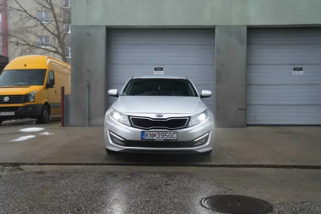 Kia Optima 2.0 CVVT Hybrid, fotografia 2