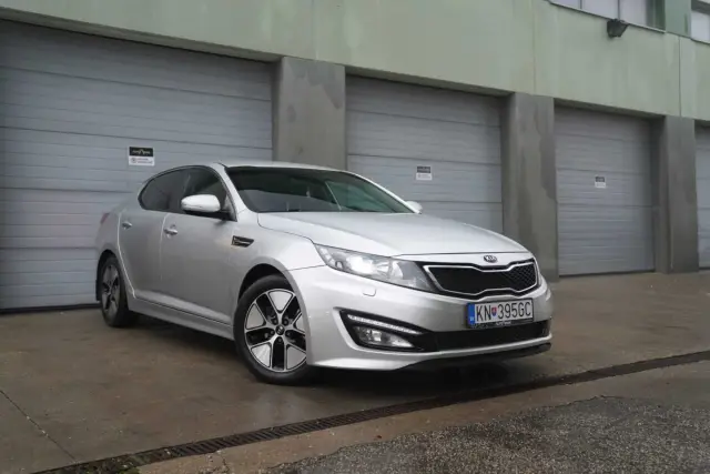 Kia Optima 2.0 CVVT Hybrid, fotografia 3