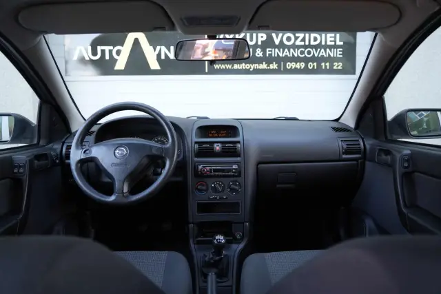 Opel Astra 1.6i Caravan, fotografia 10