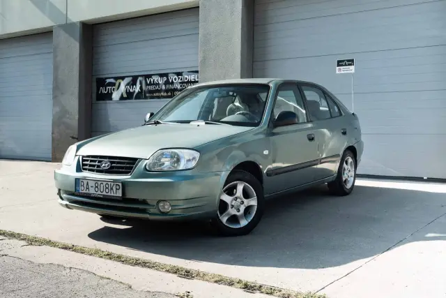 Hyundai Accent, fotografia 1