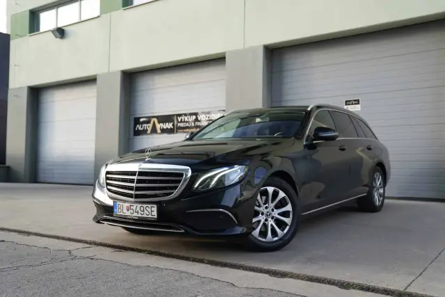 Mercedes-Benz E200d REZERVOVANÉ, fotografia 1