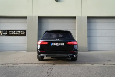 Mercedes-Benz E200d, fotografia 6