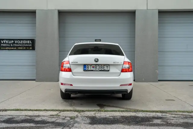 Škoda Octavia 3, 2.0TDi 110kw M6, SR vozidlo, fotografia 5