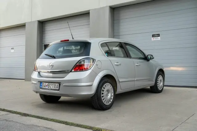 Opel Astra, fotografia 6