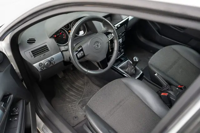Opel Astra, fotografia 7