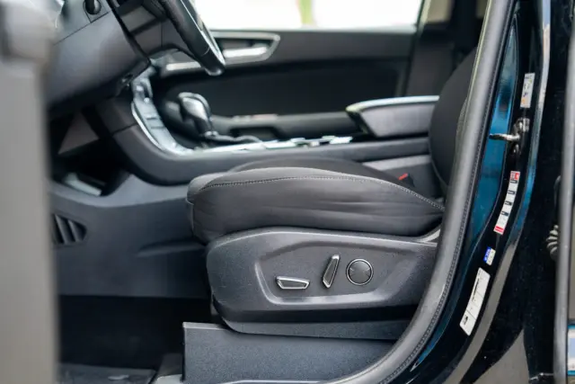 Ford S-MAX, fotografia 8
